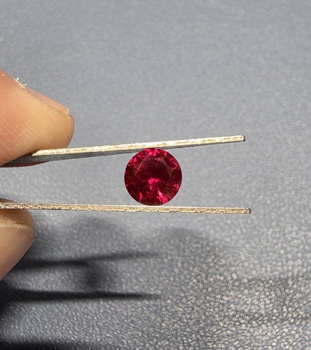 Natural red ruby - natural, 7mm