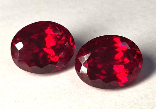 Red pair ruby - pair,