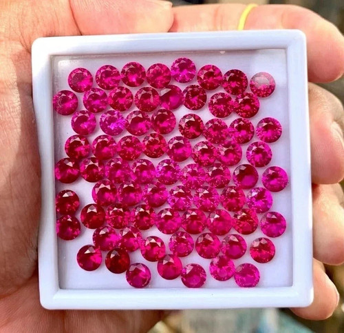Natural red ruby round - ct,